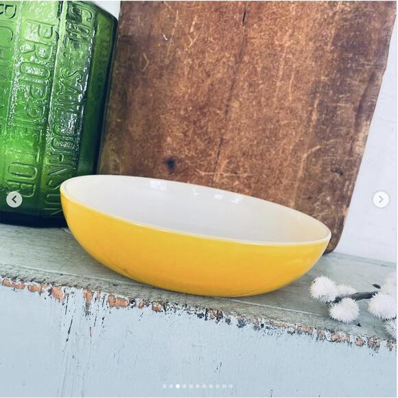 Vintage Fire King Ovenware (USA) 14 Deep Yellow Shallow Milk Glass Bowl - Picture 3 of 10